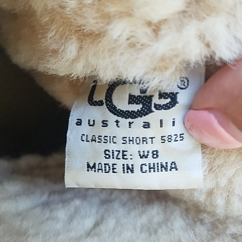 Classic UGG boots in light caramel color - Picture 4 of 6